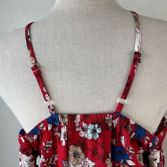 NWT Self Esteem Shoulder-less Floral Top Size L - Picture 5 of 8